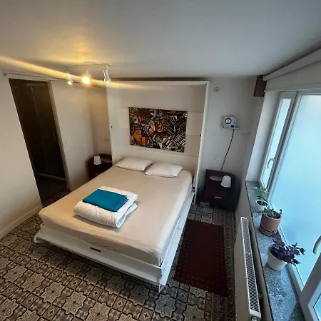 Chic Arty & Cosy 300m From Апартаменти Остенде